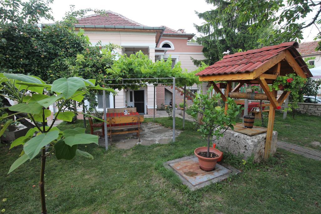Slanchevata Kashta Krushuna Exterior photo